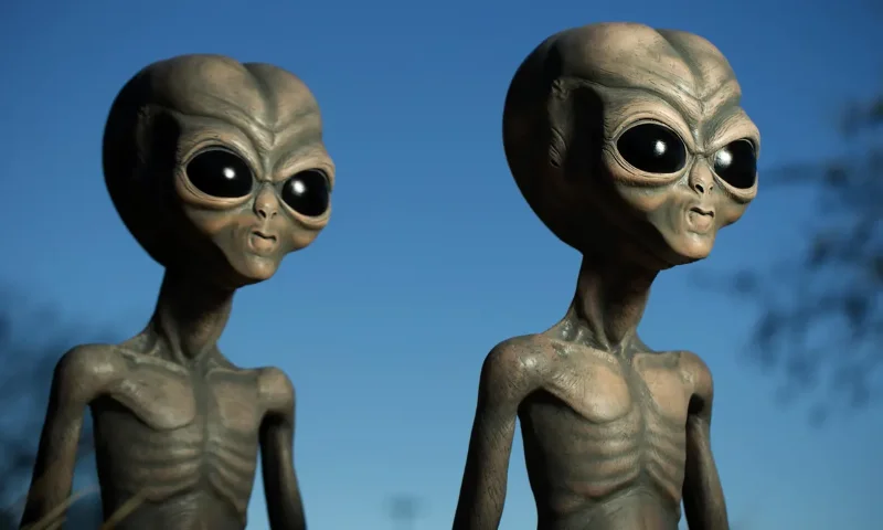 ¿Híbridos Extraterrestres? | Historias para Dormir